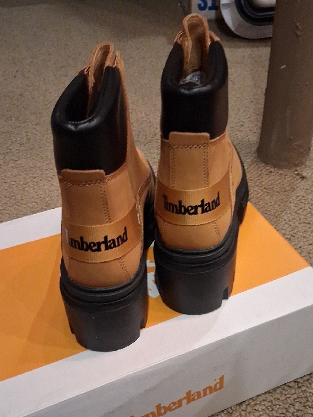 Timberland Women's Wheat Front-Zip Lug Sole Booties - Picture 5 of 8